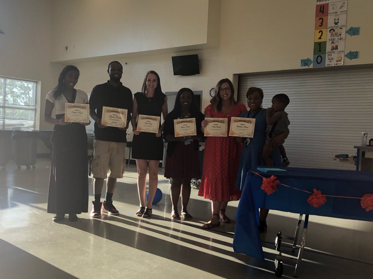 Congratulations to our Oakhurst athletes - basketball players and cheerleaders - for the 2018/2019 season! A special thank you to all of the staff and parents who made our season and celebration banquet a success!
