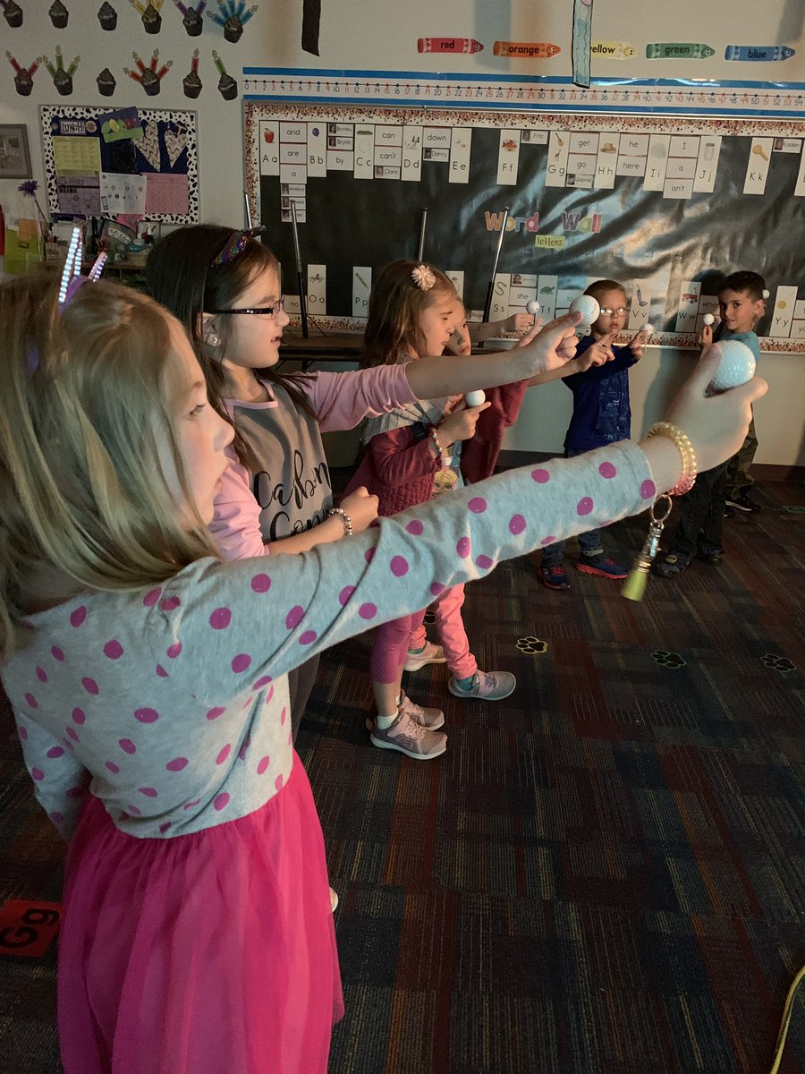 lahnabirdie's tweet photo. Wacky Wednesday at #bw659! Today, our favorite parent volunteer taught us about the moon! 🌚 We even listened to a little Pink Floyd! 😉 #nfldedu #steambw #volunteers https://t.co/rh22KXSoUZ