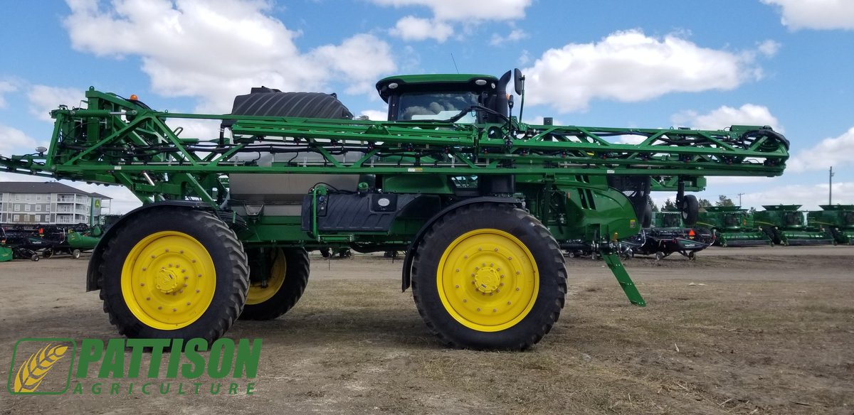 PattisonAg's tweet photo. #KAMSACK, SK check out today's #SpringSprayerSavings deal! 2018 John Deere R4045 120', 20" Spacing, S/S Tank, Spray Test, Tract cntrl, Fnce Row Nozzles and more! Stock #203196. $531,600 CAD. Give us a call at 306-542-2814 or stop by to check it out. https://t.co/XA5uF17HxK https://t.co/6g6cX3cgd9
