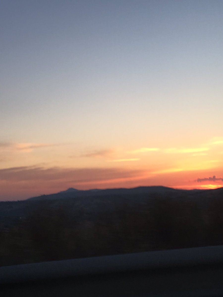 MilaSpicola's tweet photo. Il tramonto tra Castelvetrano e Castellamare.
Anche questo è #campagnaelettorale #viportoconme
#SiciliaBedda https://t.co/riDW9TcRFz