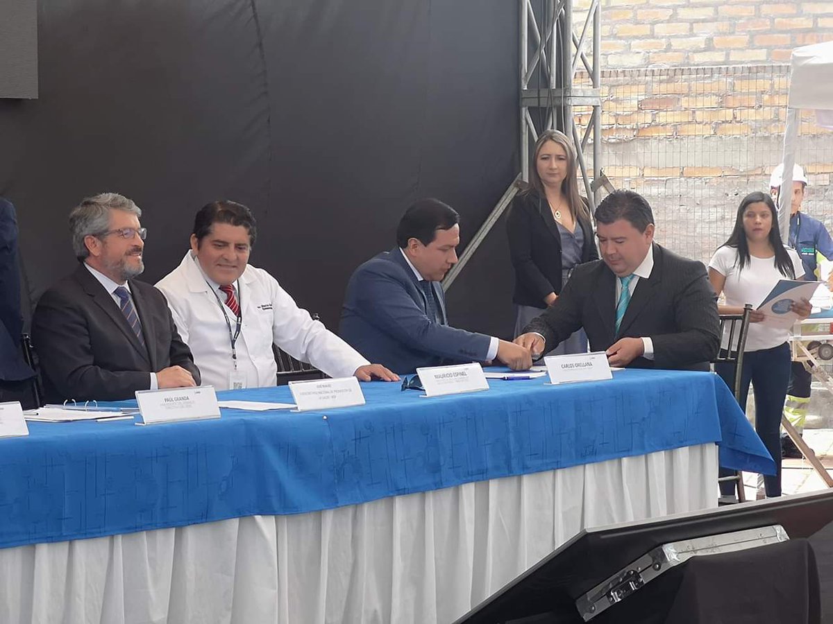 Hoy se firmó el  Convenio entre el IESS y el Consorcio de Gads Parroquiales del Cantón Cuenca, además participamos en el lanzamiento del plan piloto de fortalecimiento de salud del #IESSMásCercaDeTi junto a <a href="/ORELLANACARLOS_/">CARLOS ORELLANA</a> <a href="/PaulGranda/">Paúl Granda 🇪🇨</a> <a href="/carlosgarciaing/">Carlos Garcia Gomez</a>