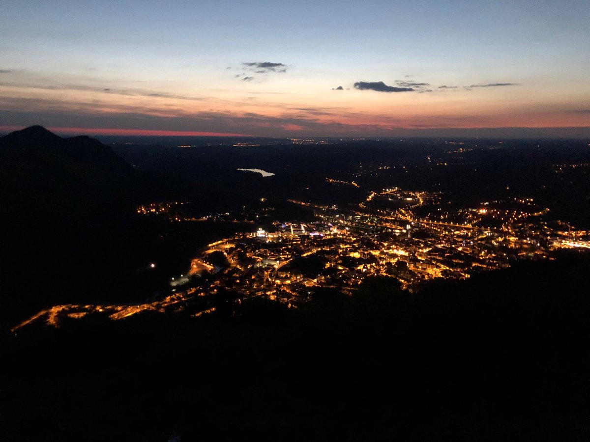 22krismax22's tweet photo. Descente nocturne 🤩
#picdujer #mtb @TourismeLourdes https://t.co/30XJg11dbg