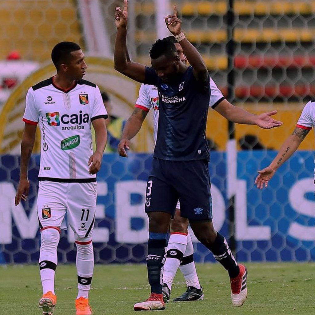 31Carcelen's tweet photo. El éxito es la suma de pequeños esfuerzos, repetidos día tras día. 🙌🏾La Gloria es Para ti Señor🙏🏾#vamospormaschatolei🔵⚪️ #copasudamericana ⚽️👆🏾 https://t.co/CPCohiRziV