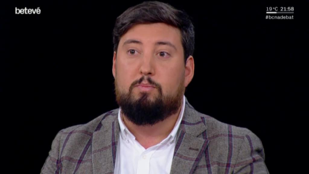 valents_cat's tweet photo. 📺@FerCLopez al #bcnadebat sobre #CanviClimàtic:

“Volem tractar la gestió dels residus, la mobilitat sostenible i prioritzar les energies netes. La solució no pot venir d’aquells que estan governant sense canvis, ni d’aquells que ens volen fer fora d’Espanya. i Europa."
#26M https://t.co/zY0QJjpGNR