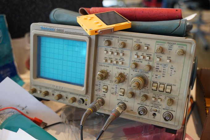 Dave's famously old-school oscilloscope 