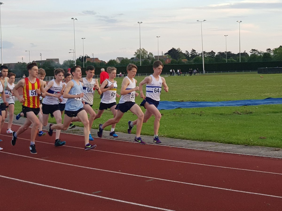 Dom_Pauley_Tri's tweet photo. 3k at the track tonight. https://t.co/aiNkMtXQ8K