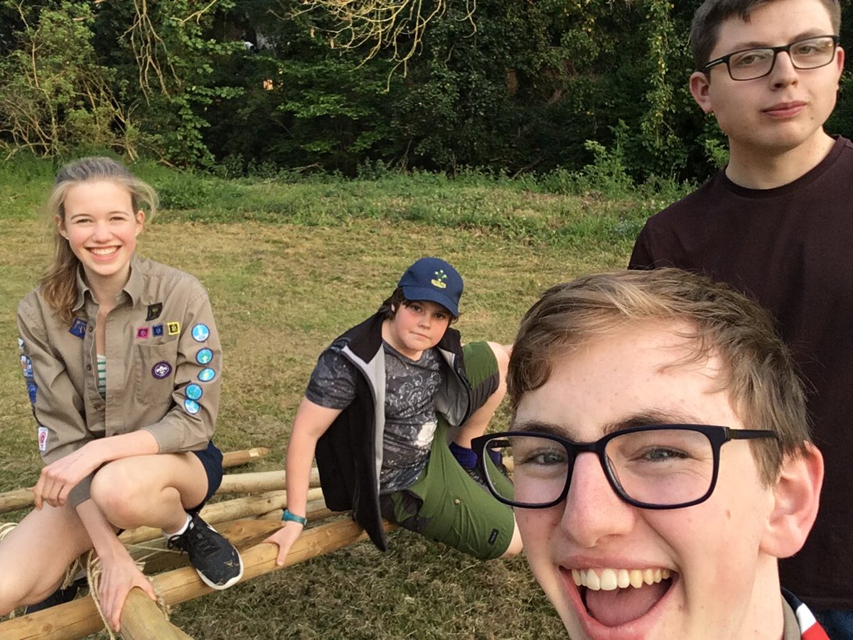 benedictjlong's tweet photo. Great evening tonight, back after internal exams!!!🎉 Helping beavers learn camping skills and  @istari_esu with preparing for the village fete on Monday: Lots of great #skillsforlife! @HertsScouts @CCHertsScouts https://t.co/YWVToHv1Ar