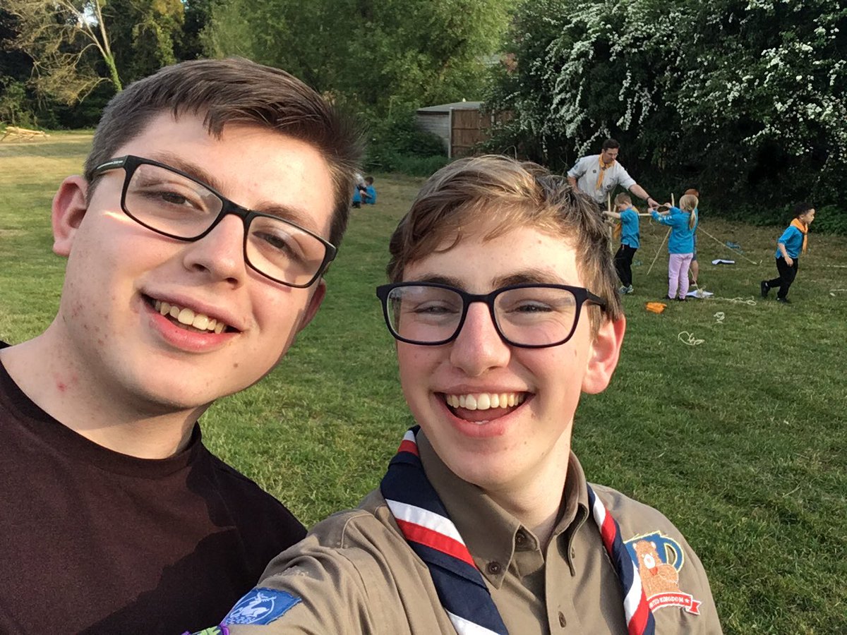 benedictjlong's tweet photo. Great evening tonight, back after internal exams!!!🎉 Helping beavers learn camping skills and  @istari_esu with preparing for the village fete on Monday: Lots of great #skillsforlife! @HertsScouts @CCHertsScouts https://t.co/YWVToHv1Ar