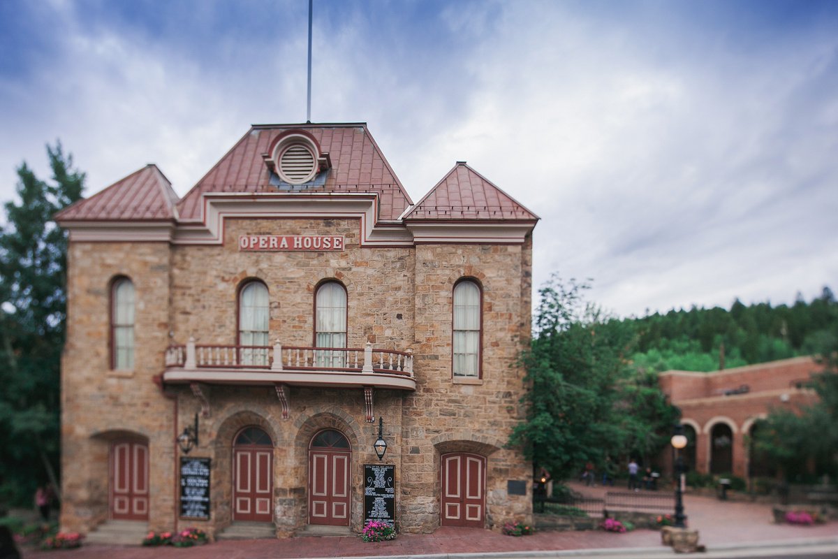 ccityopera's tweet photo. With weather this chilly and damp, summer can't come soon enough! Plan your trip to the 2019 Festival today ☀️. Events include MADAMA BUTTERFLY the Colorado premiere of BILLY BUDD and much more. Tickets &amp; info: https://t.co/1oNKpazycb  #cco2019 #ccobutterfly #ccobillybudd https://t.co/9NAE21Ilr9