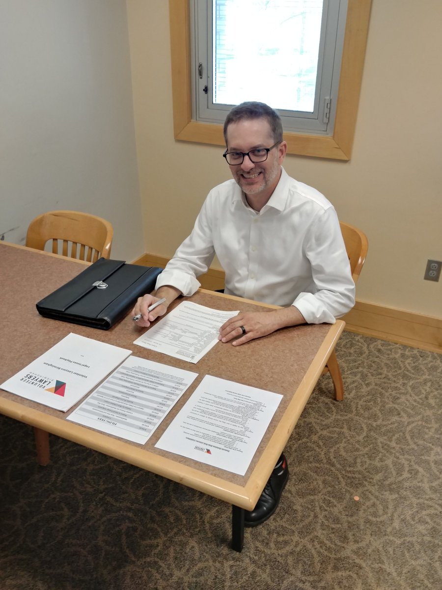 Attorney Brian Turner preparing legal documents for a client at our Domestic Relations Help Desk this morning.
Thanks for all that you do!
#VLB #VolunteerLawyers #Legalaid #nonprofit #volunteerappreciation