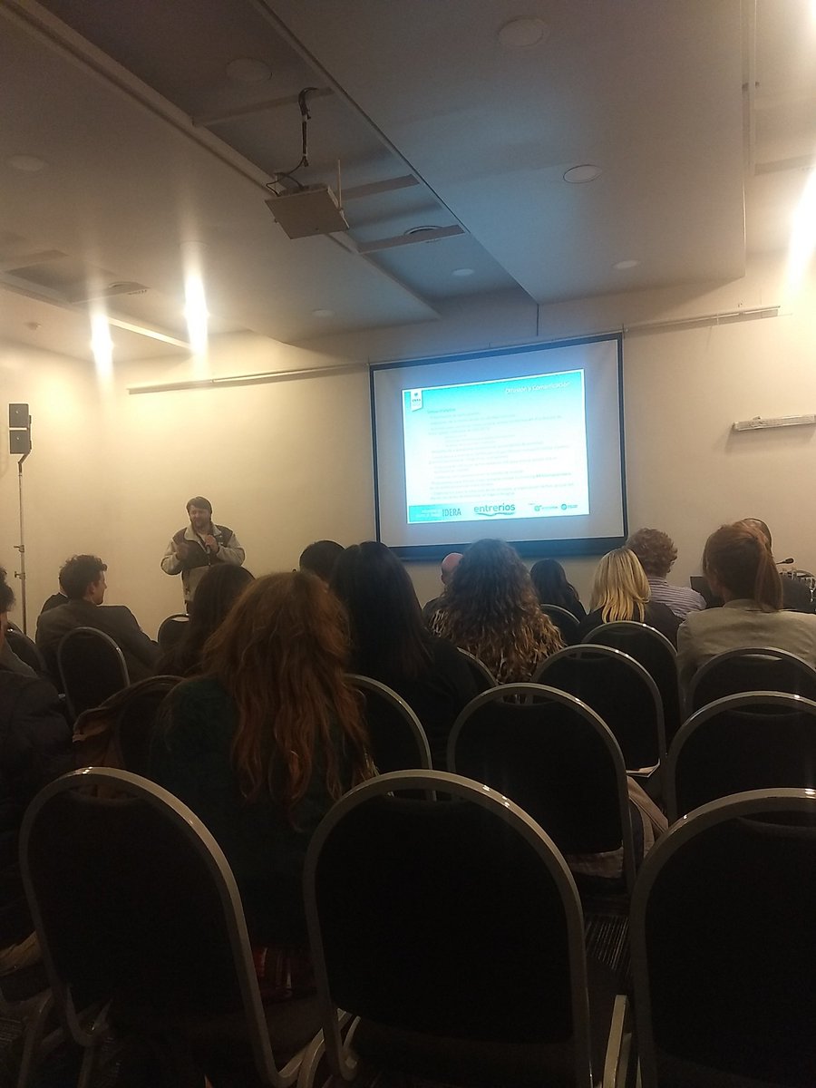 IDECatamarca's tweet photo. Encuentro de grupos de trabajo #XIVJornadasIdera ...#IDECAT presente!! https://t.co/072eOj5WhF