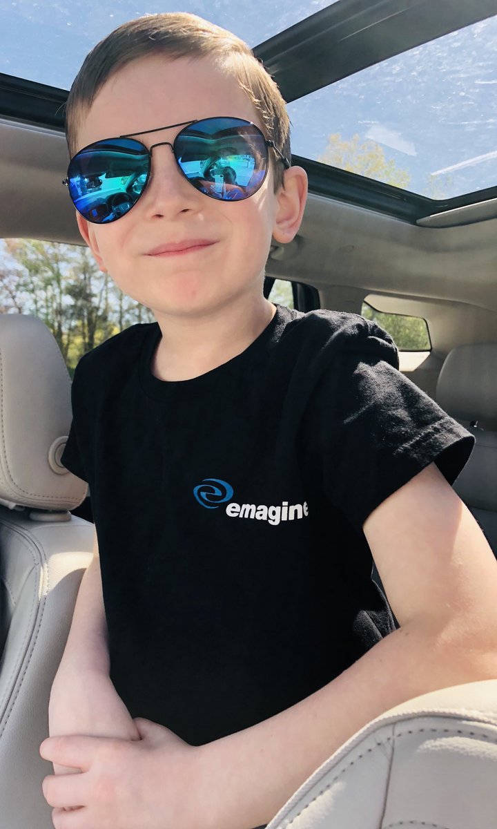 nol_e_n's tweet photo. My boy is rockin’ @emagineusa blue aviators like a boss. 😎 https://t.co/cXvEqbfsgw