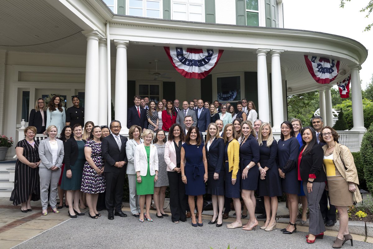 I’d like to thank @secondlady Karen Pence for hosting the Military Spouse Employment Working Group this morning. Her leadership &amp; support is vital in our collective efforts to connect #milspouses w/ the careers they want &amp; need. Official White House Photo by Amy Rossetti