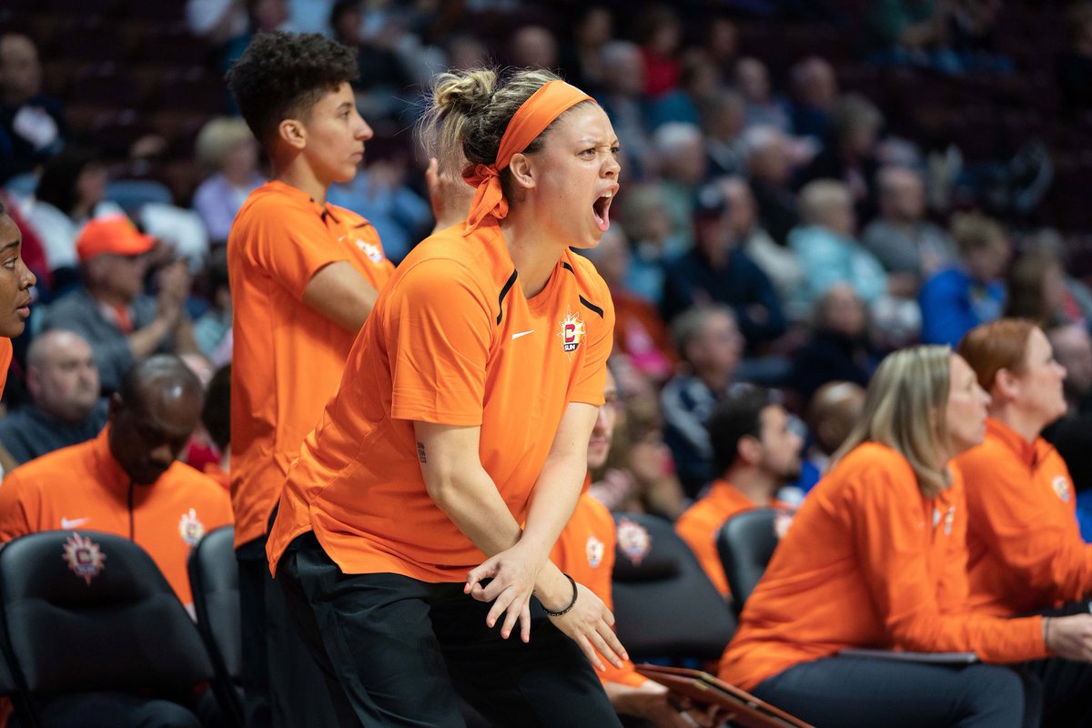 rachelbanham_1's tweet photo. 3 days till our season opener!!! 👌🏽👌🏽@ConnecticutSun #3sfordays 🔥 https://t.co/hJbHTvBxvJ