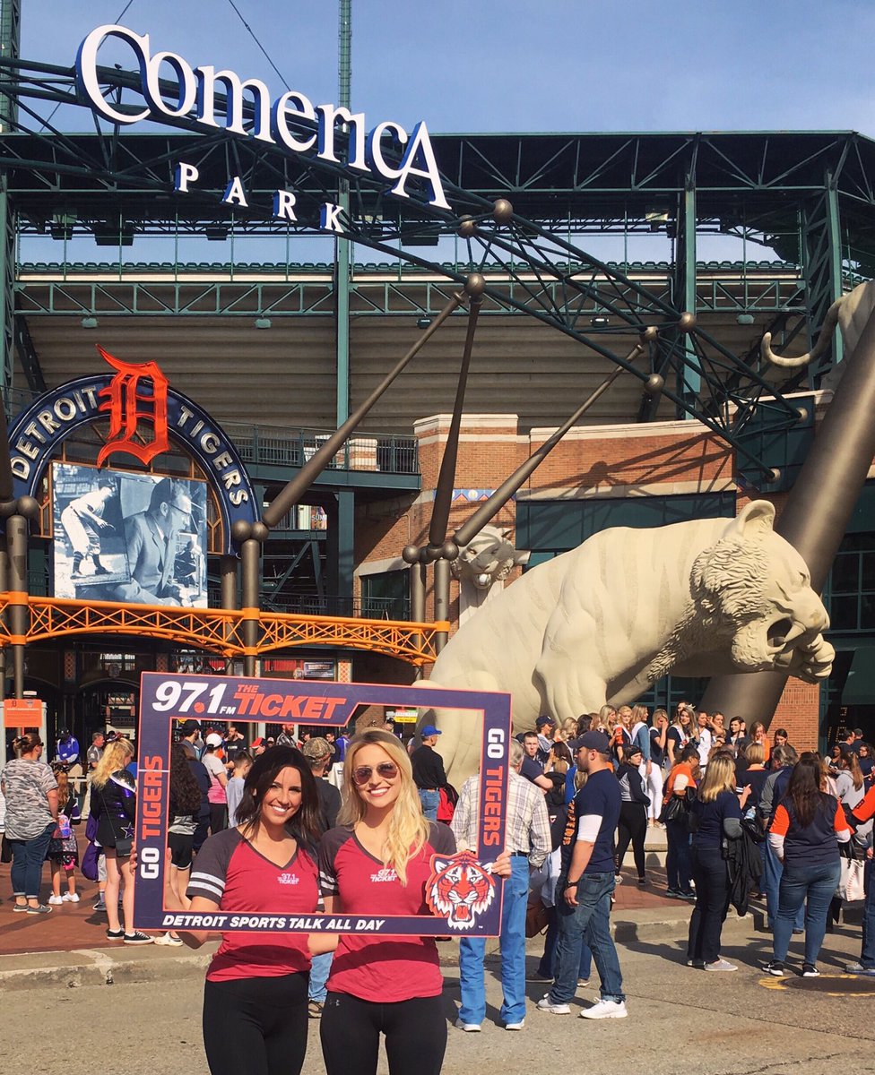 971ticketchicks's tweet photo. Beautiful evening for a Tigers Game! Join Jenny and Audrey at the 97.1 tent outside Gate A 🐯 register to win tickets for June 7th! #971theticket #baseball #tigers #detroit https://t.co/JRG8mX1o8F