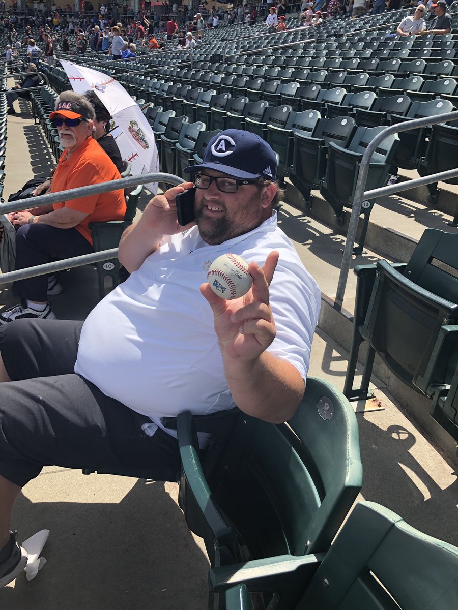 mjfenton33's tweet photo. Facility and events team outing at the @RiverCats game today! #goags #hopeourfacilitiesarestillrunning  #timcaughtaballwhileonthephone ⚾️🌭🥜🔧🔨 https://t.co/mnNfB2lWA7