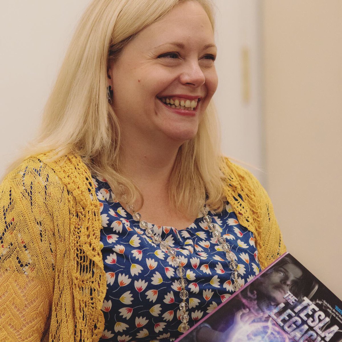YALitCardiff's tweet photo. We had such a great time at @pontykidsbooks with our fabulous (and hilarious) panellists @alienruth1 and @kkperezbooks - stories, laughs, writing process tips and books to sign! #YALitCardiff #UKYA 📚🧡 https://t.co/daqm6Ook3f