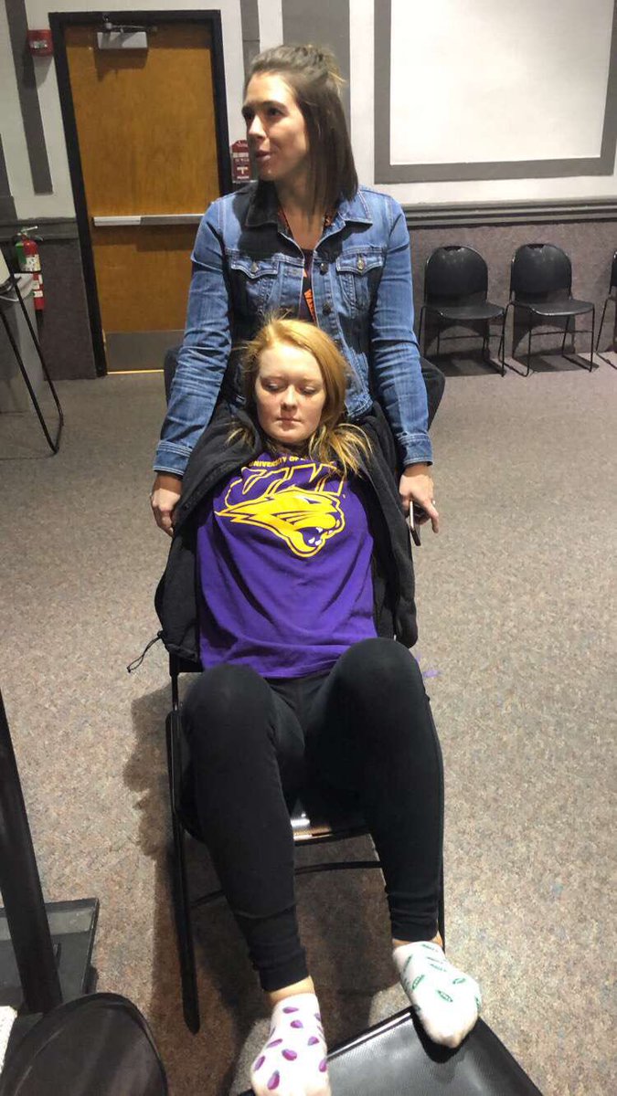 Official_Chey's tweet photo. This hurts so much. And it finally hit me that after today I won’t see schak everyday for 10 months out of the year. 11:22-12:10 always our favorite time of the day 😭💔 not goodbye... see you later https://t.co/KYAAuYaUBv