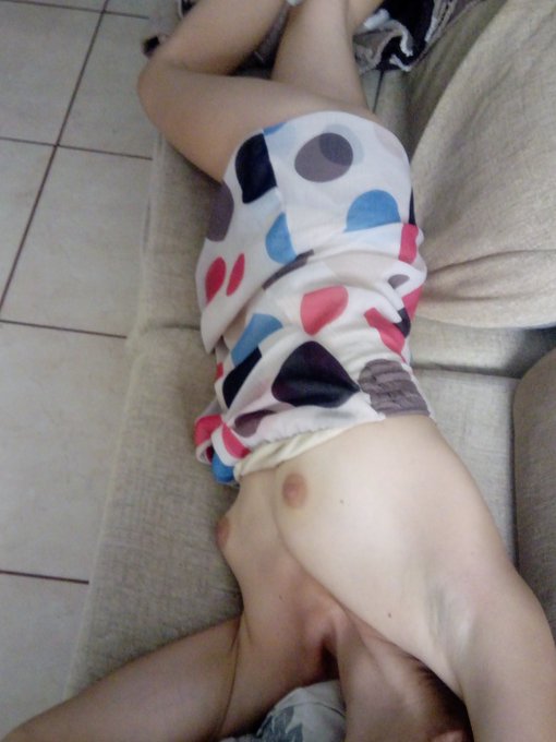 les dejo mis #tetitas  para que calienten su espirito 💥💥💥 si son generosos RT pongo mis delicioso #chocho<a href="/tag/tetitas"class="tags">#tetitas</a><a href="/tag/chocho"class="tags"><span>#chocho</span></a>