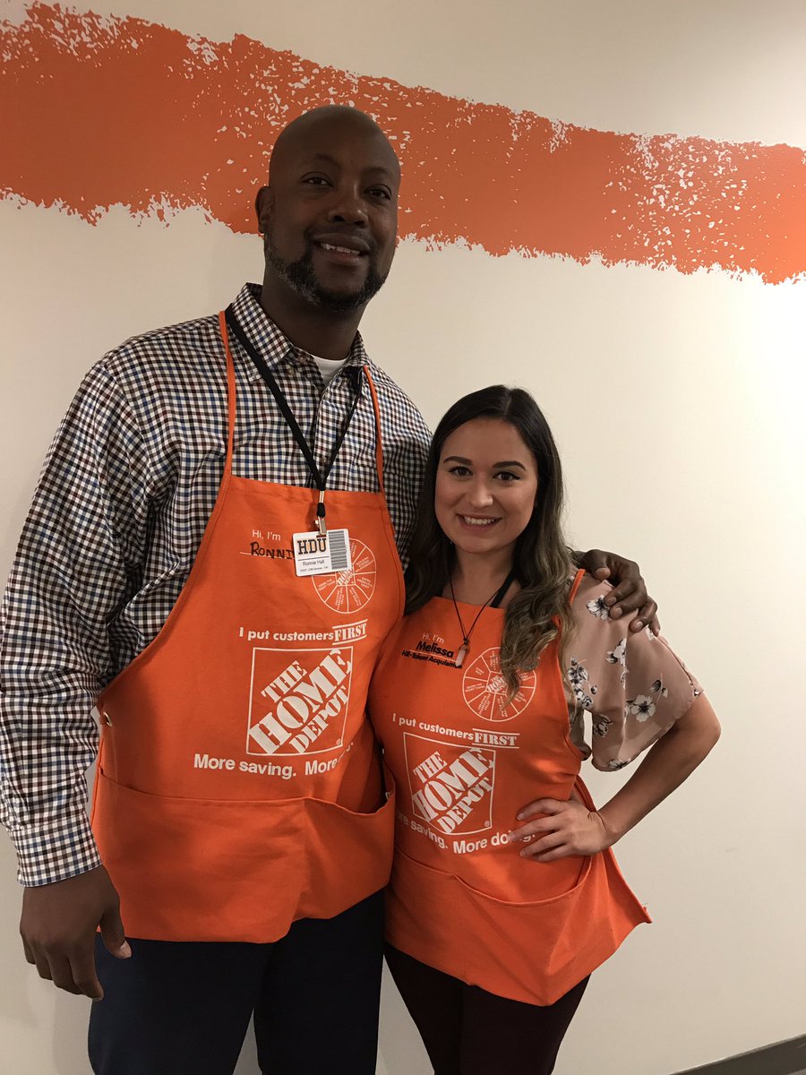 THD_MelCorrea's tweet photo. It was pleasure finally meeting @RHall_HDE_NESD! Hope to see you soon in California 😁 #homedepot #HDU @JonTrampeTHD @LindaDelgadoHDE https://t.co/BGLyNQxD3e