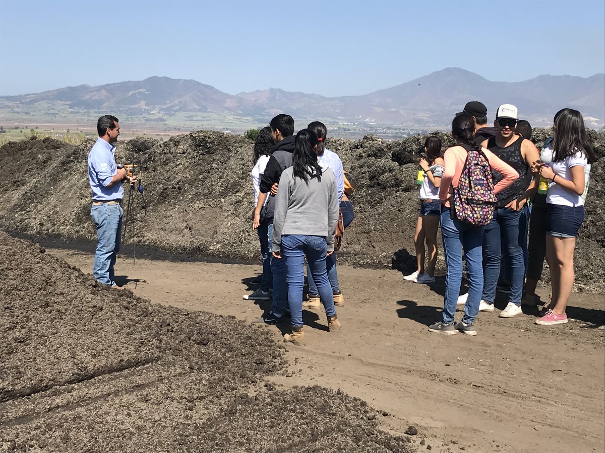 Compostverde's tweet image. Visita de alumnos de 1º año de CETMAR extensión Tepic a Terrasana.
#elsecretoestáenlatierra @CompostElMolinoVerde