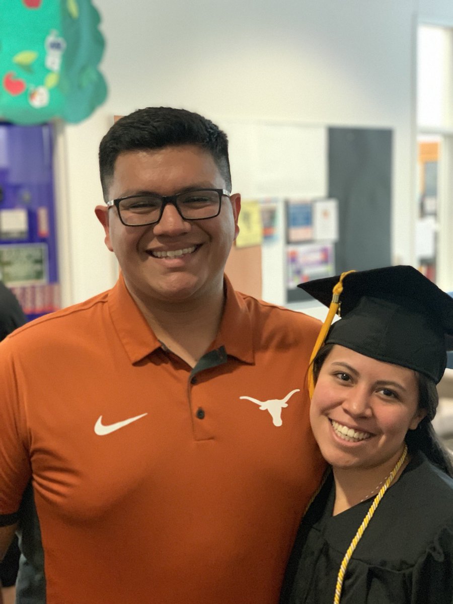 m_gutierrez13's tweet image. Two of my students I advised during their first year @UTAustin @tipscholars congratulations! #firstgengrad #firstgenlonghorns