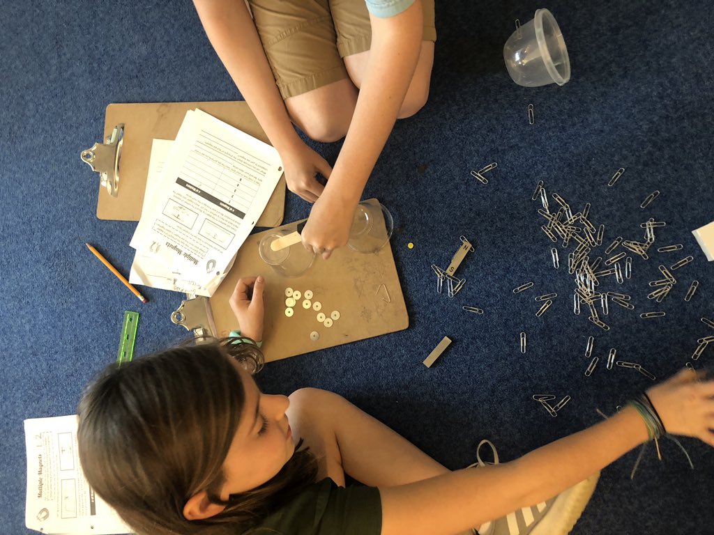 MrsFoleyLES's tweet photo. Collaborating with @MrsMcCarthyBFES class to explore magnets in our morning classes!! @BFESPotomac https://t.co/TXkzntqjcq