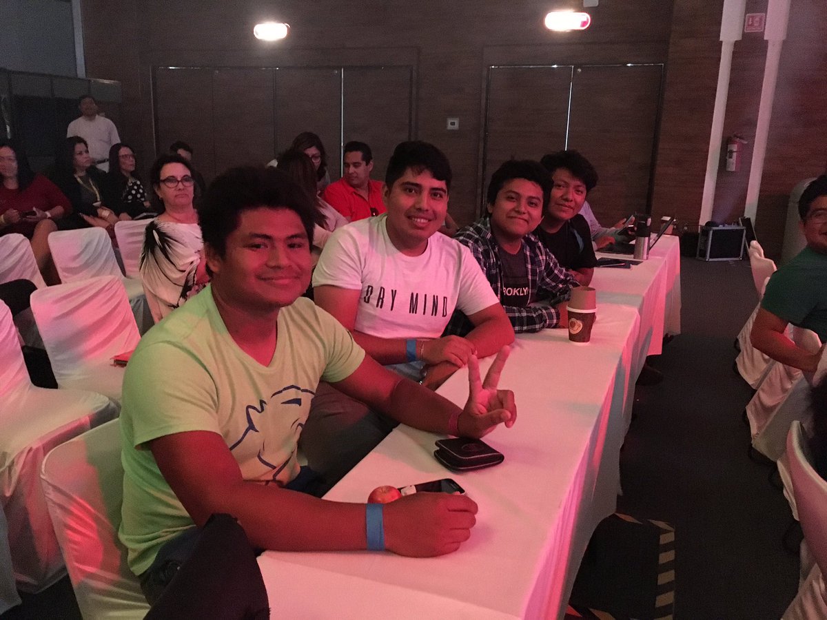 ArizbeArana's tweet photo. Segundo día #DISROOPTIVE @TecCarrilloPto presente https://t.co/FnZbnZjKIe
