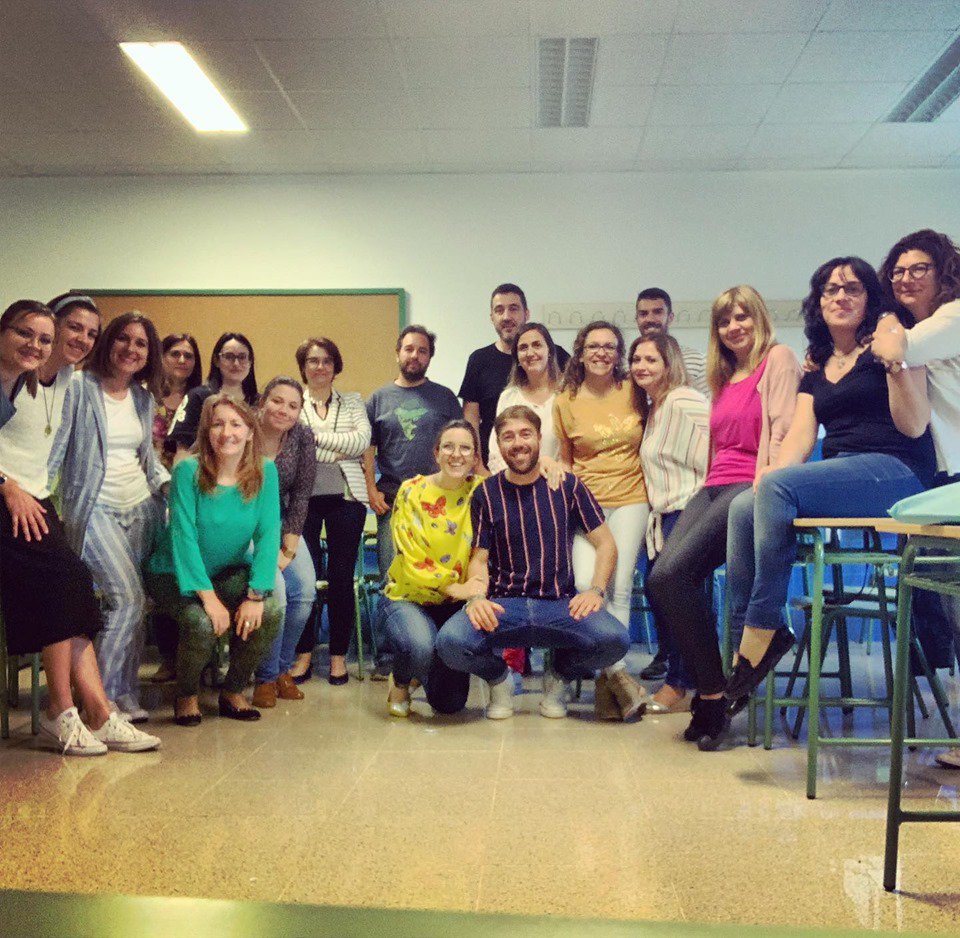 elevacoaching's tweet image. Gracias al proyecto #PROINJUVE, @Valeria_Aragon ha podido compartir con estos #maestros de instituto y #colegio de Munera estrategias y herramientas para gestionar las #emociones en el #aula y dentro de de nosotros mismos. Gracias por la acogida y el compartir!
#coachingeducativo