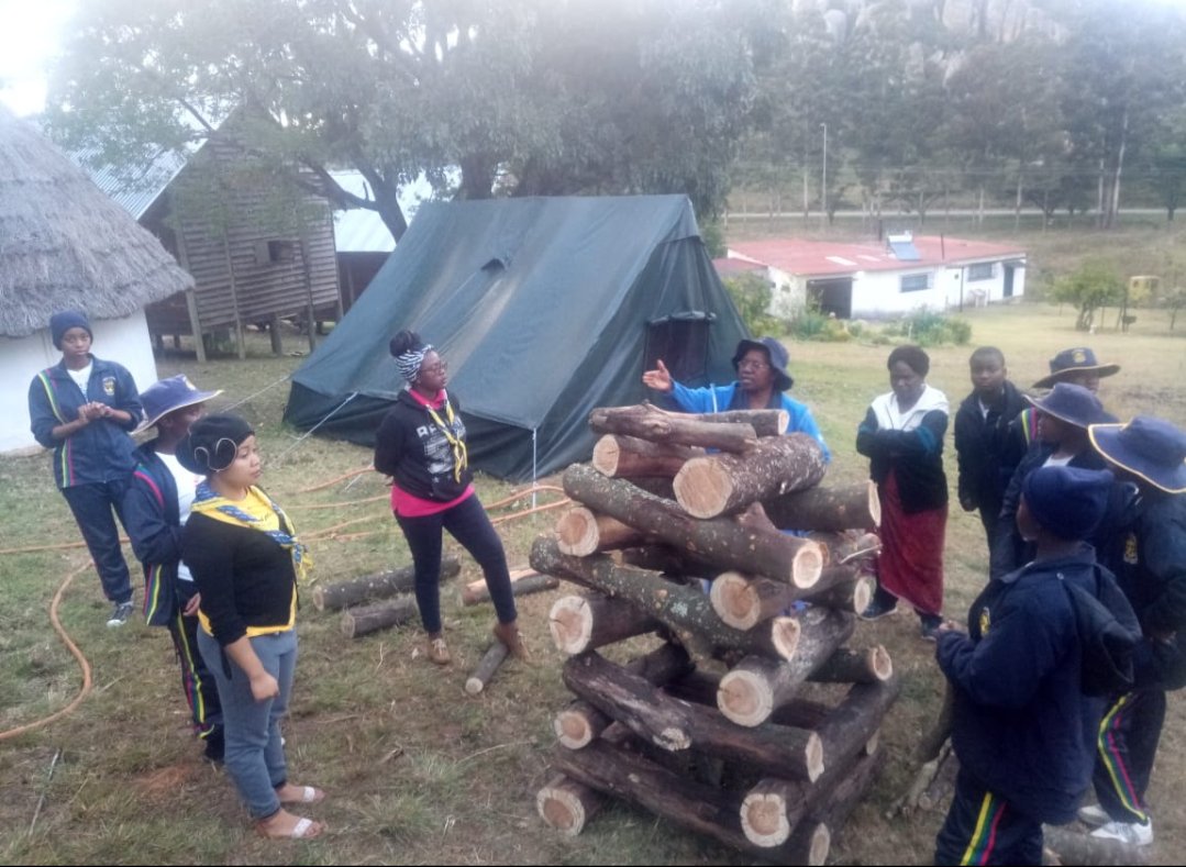 ZimbabweYess's tweet photo. This week-end Dina and Elizabeth attended a camp at Kriste Mambo Highschool where they interacted with the girls and shared different Camping skills. They engaged in activities like tent pitching and Patrol life but most of all; they really enjoyed.
#Camping
#Norecno
#WAGGGS https://t.co/cT3F47K0N0