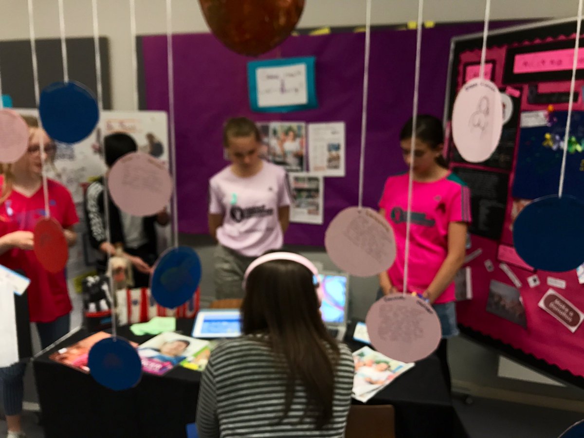 JenOFee's tweet photo. Great to visit some of the @BMSPrimary #BMSPYPX stands today. Thoughtful inquiries. Really great to listen to the dialogue with younger student visitors! #rolemodels #pypchat #BMSInspire @MissdeCourcy @BMS_PYPC @justine_otte https://t.co/zH9BcjVMck