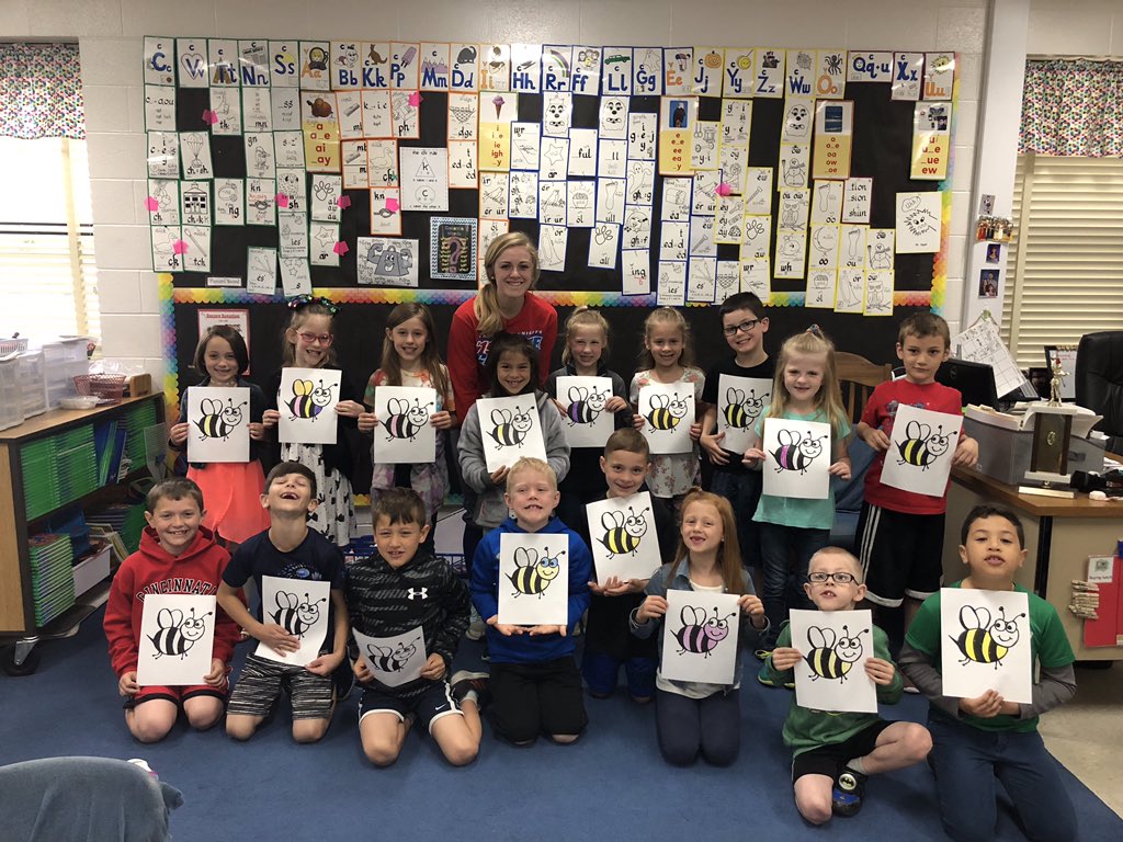FFAcrestview's tweet photo. SAE Spotlight:Aleigh Chesbro
Aleigh’s SAE is ag education.These past couple weeks she has created lessons to do with students at Crestview Elementary.
This is a great experience for Aleigh, who wants to be an elementary teacher in the future!
#SAE #LearningByDoin https://t.co/cttLCrf9cU