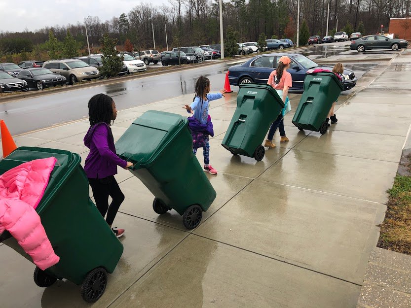 WCPSS's tweet image. From tagging wild butterflies to reducing waste, students and staff at @AbbottsCreekES have launched many programs to promote sustainability. For their efforts, they have just been named a #GreenRibbonSchool by @usedgov! 🦋💧🌍🌳🐦🥇 wcpss.net/abbottscreekgr…