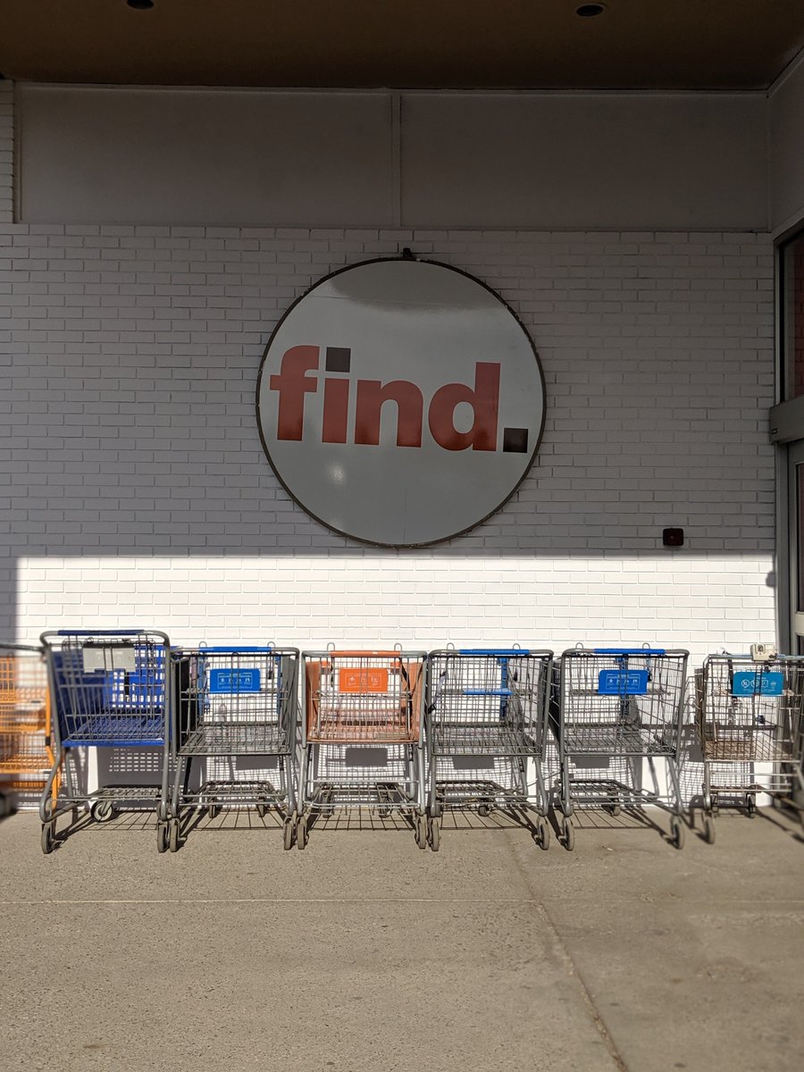 FindYEG's tweet photo. Find South has a fresh new look thanks to our friends at @YESSPainting! Learn more about them on our blog! https://t.co/aSAF7oFPMA https://t.co/ZmaiyVXYCi