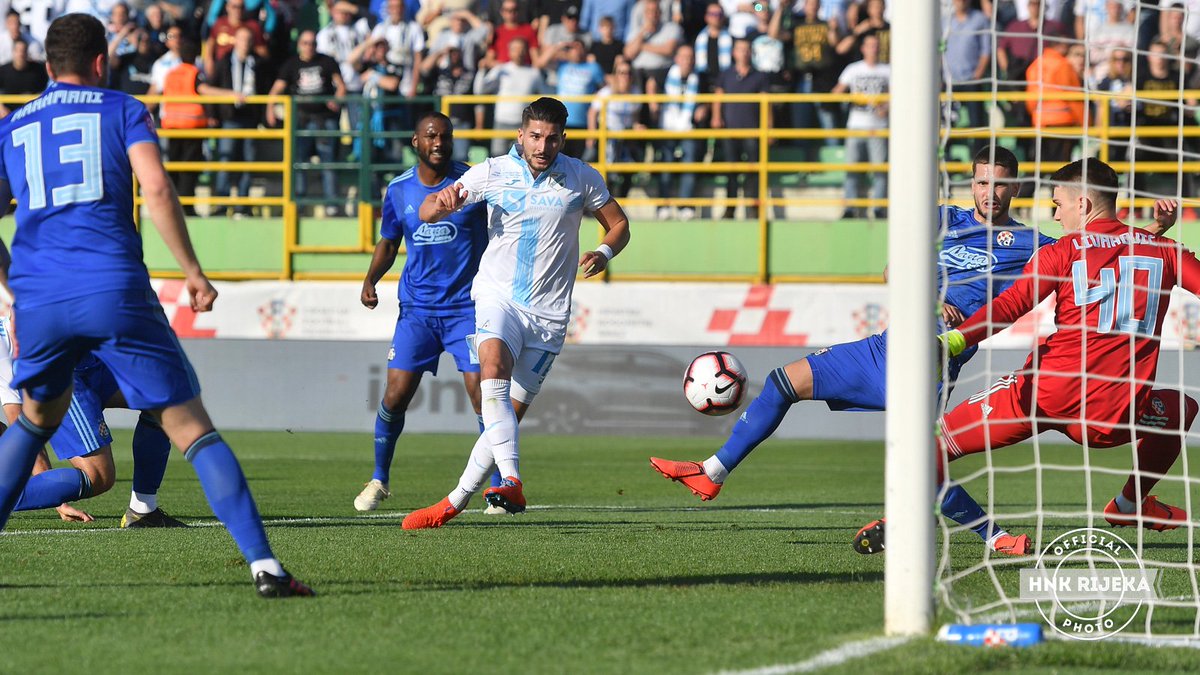 NKRijeka's tweet photo. Kraj u Puli!!!!! Važ je naš!!!! Braoooooooo dečki!!!!!! Dinamo - Rijeka 1:3!!!!!🏆🏅👏👏👏👏🔵⚪

#ZajednosmoRijeka #KupHrvatske https://t.co/jUiNwMtmD4
