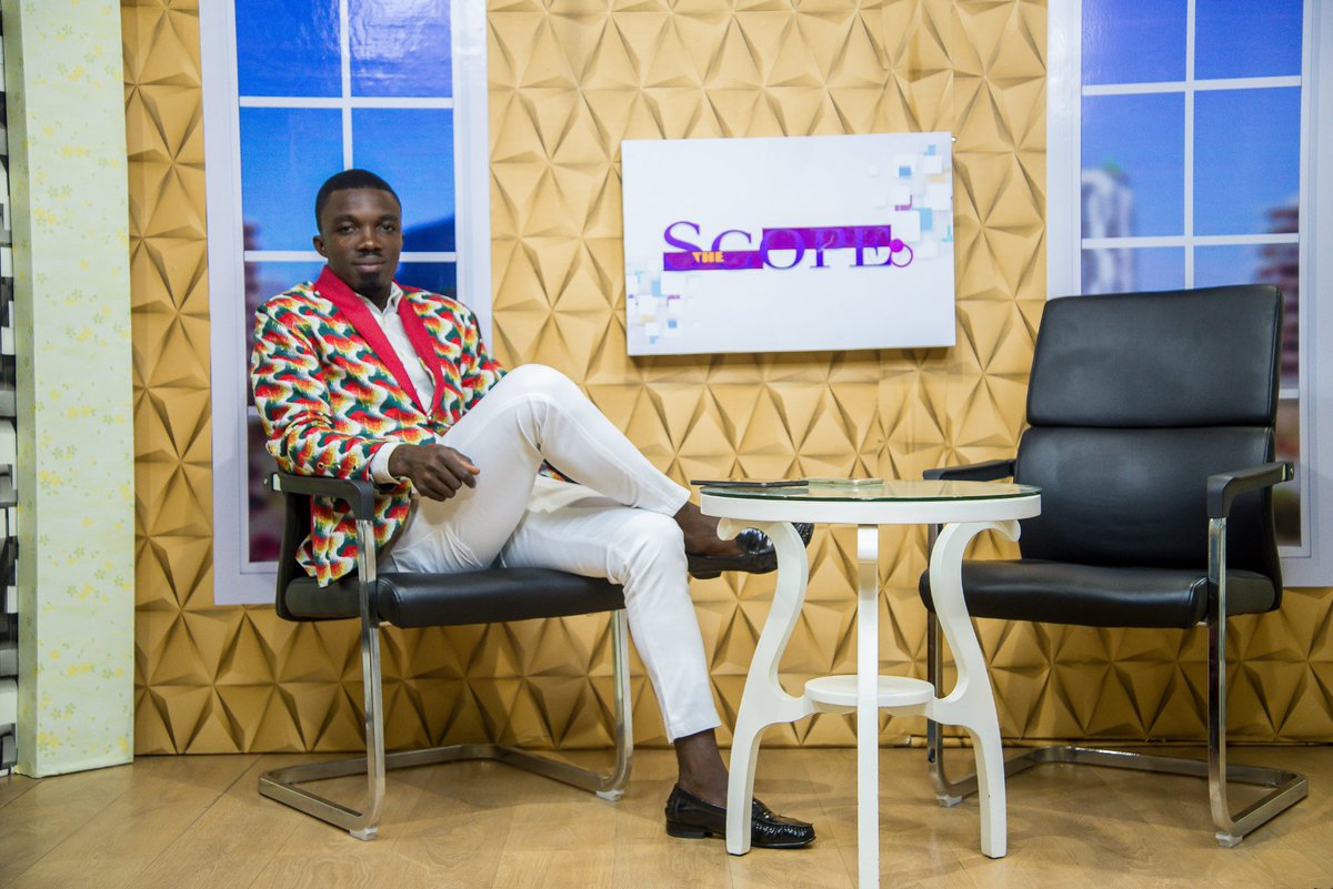 Louis_SK_Apetor's tweet photo. #JesusGotUrBack....When we meet, it definitely a family business. Thanks #Jloopz #Opejakro. Costume by: #Mr&amp;MrsTH #A-asanteClothing #TrentonDesign. #TheScope #Precioustv https://t.co/uqKgzJtGGT