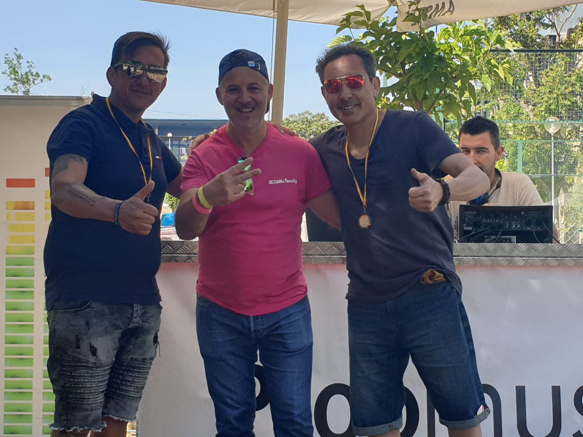 siliumte's tweet photo. Subcampeón Pádel 👍🍻 https://t.co/Qc71TUKitk