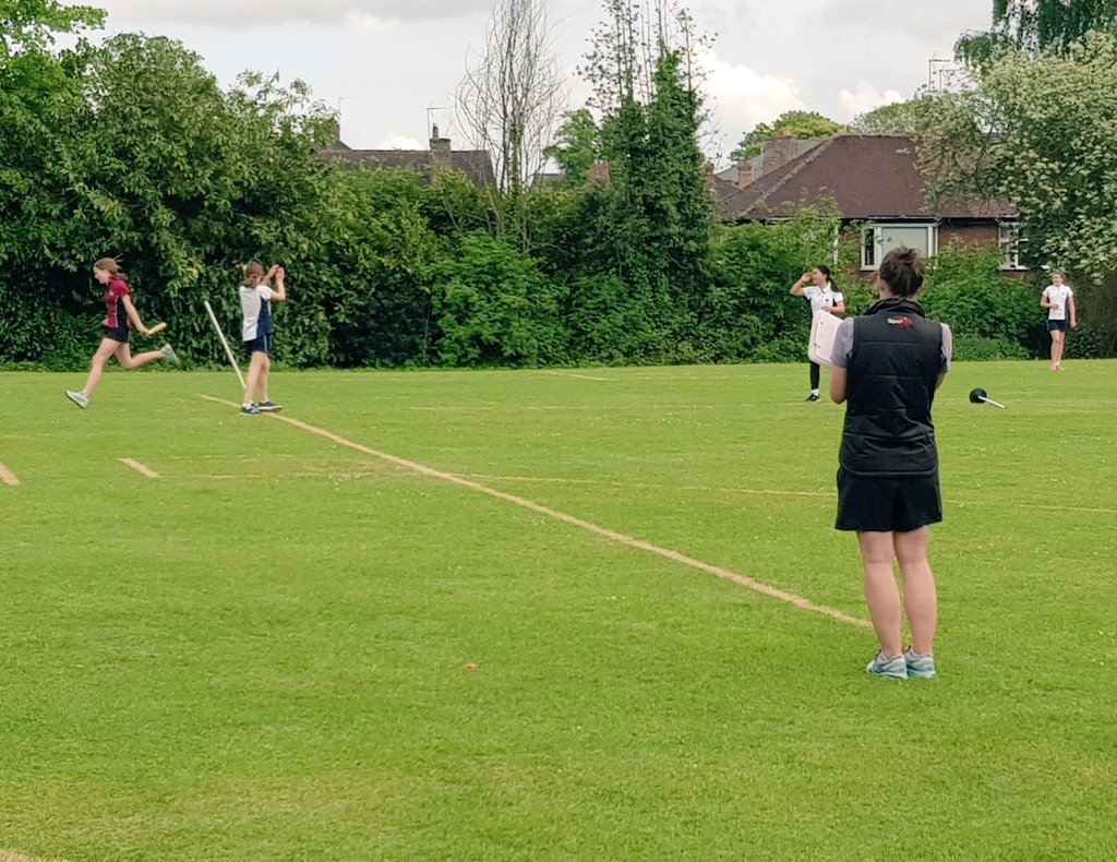 mountyorksport's tweet photo. On Monday the U12 & U13 girls played rounders v QM. U12 WON🥇 & U13 lost. Very impressive hitting & fielding by our u12 team!!! A great start to the season, well done #rounderrounder #sunshinesports @MountSchoolYork https://t.co/Pj51q6pEad