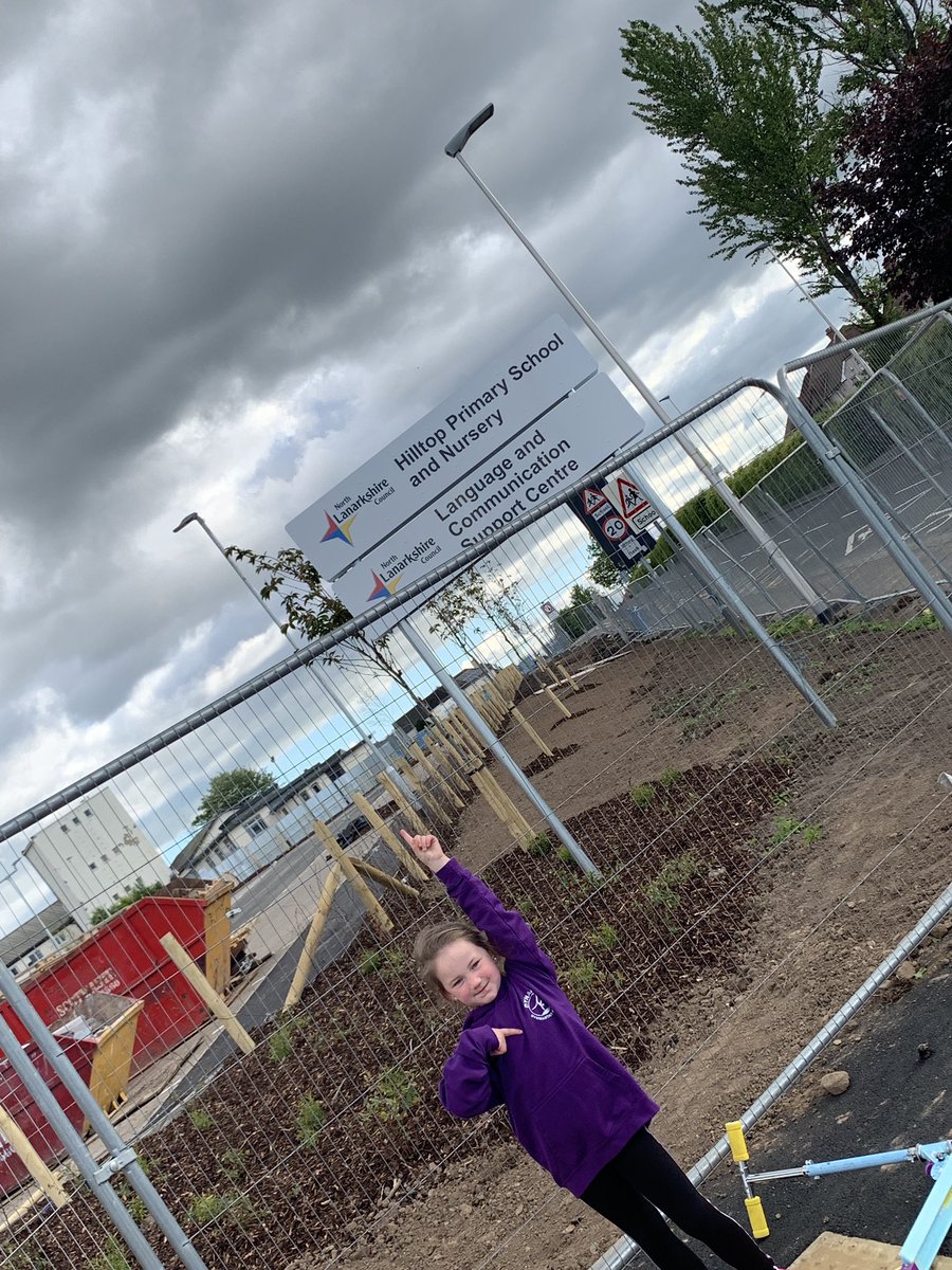 When your out a walk and Layla see’s the new sign for the first time #hilltopprimary #dunrobinprimarynomore #thecountison <a href="/PrimaryHilltop/">Hilltop Primary School</a> <a href="/DunrobinPS/">Dunrobin Primary School</a>