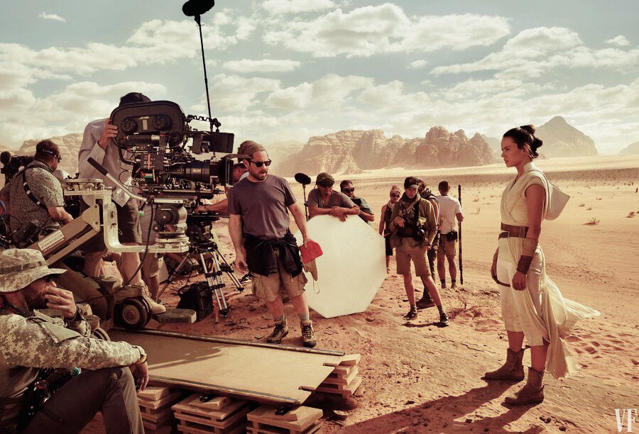 badpostjedi's tweet photo. The Rise of Skywalker behind the scenes https://t.co/yNdtuTxFSY