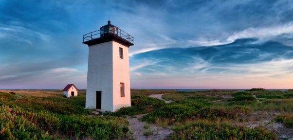 Who recognizes this lighthouse?