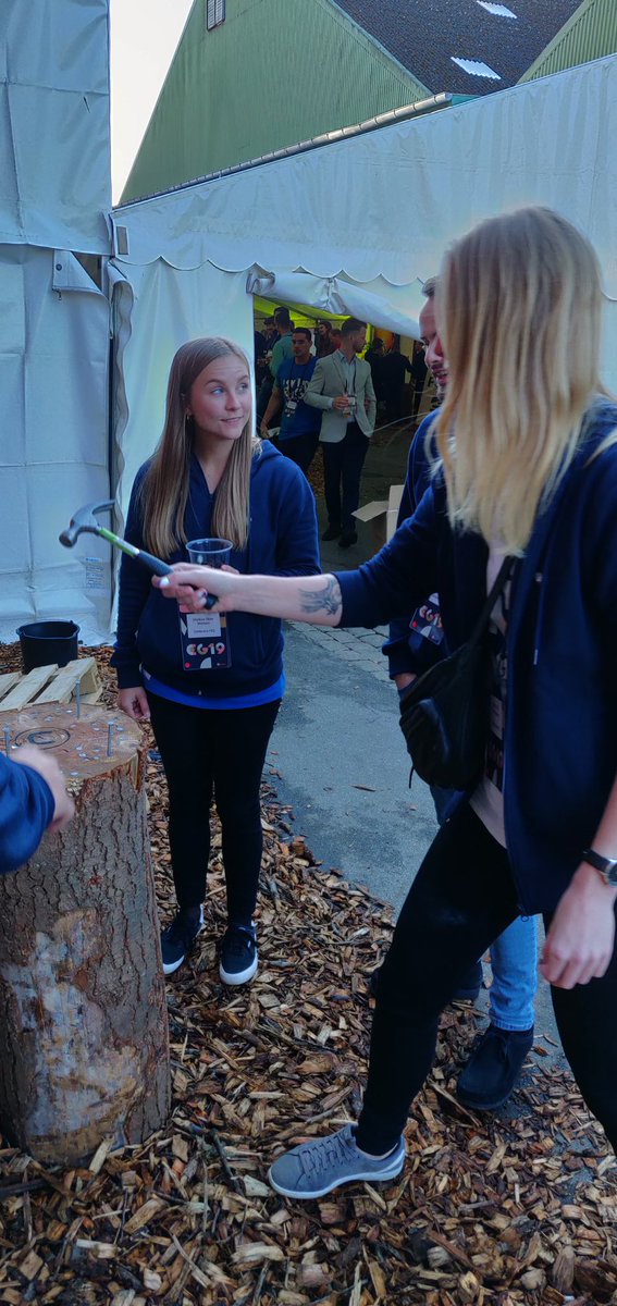 dampeebe's tweet image. The marvelous @sxfie nailed the #umbracoDocs. But today with real nails! #cg19