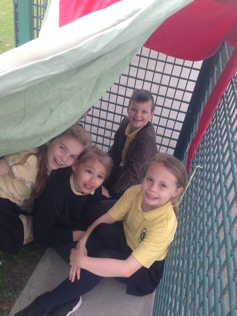 YsgolCC's tweet photo. #year4st and #year4na loved their class treat today - they built some amazing dens to eat their picnics in. https://t.co/IH8IpJEmoN