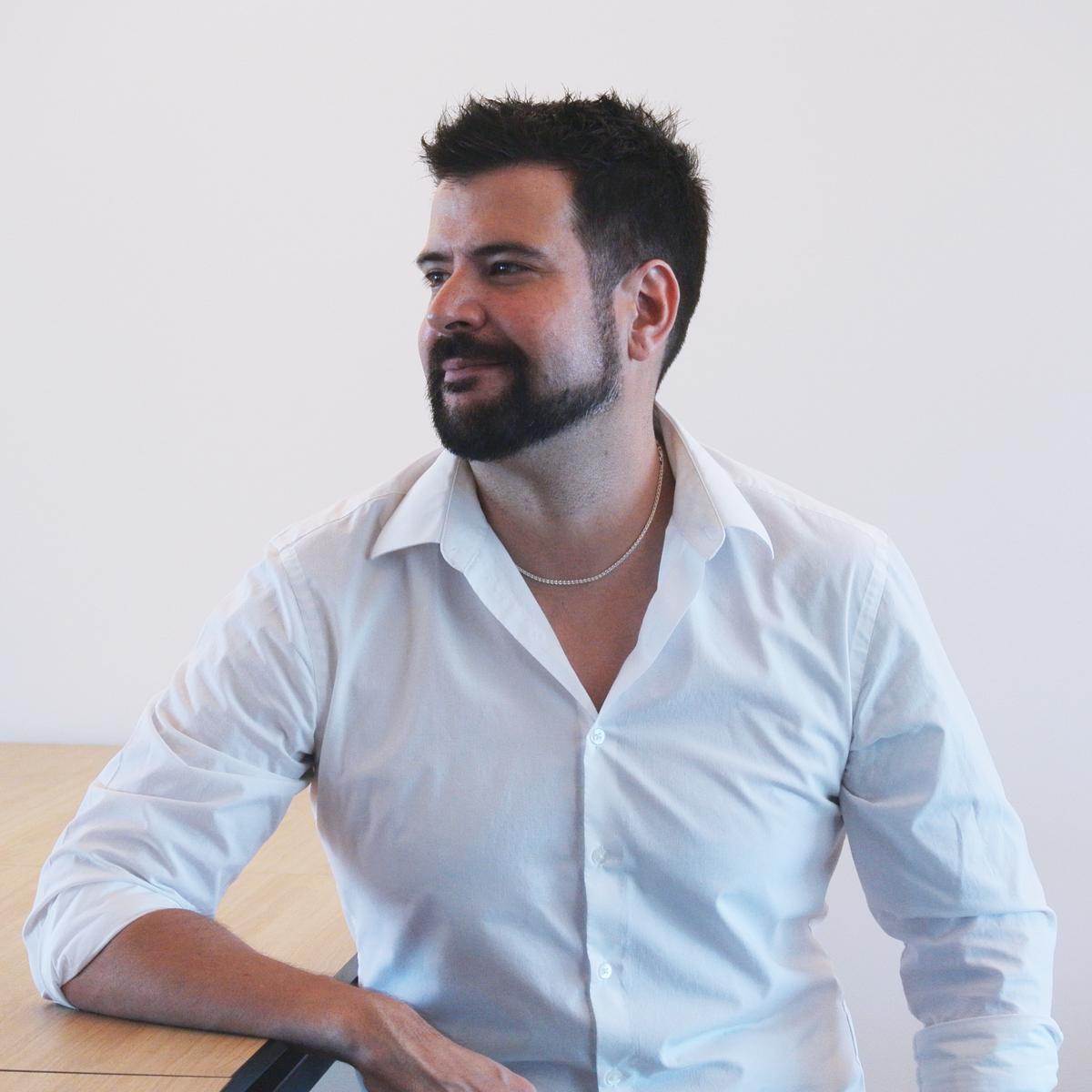 glamstapp's tweet photo. Today is an incredible day, it's time to introduce Javi on #GlamST Team Sessions. He is our Senior Manager AR platforms 👨💻. A compulsive counter and prime number fanatic. Loves to eat everything sweet as 🍬 he says they have a strong correlation to happiness. #DreamTeam https://t.co/4ZtOUFyhc6