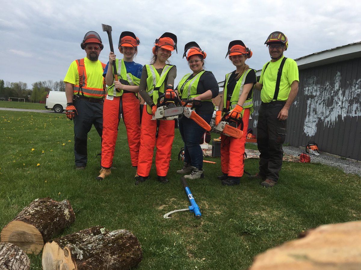 LimestoneFocus's tweet photo. #LDSB ⁦@MsLatchmore⁩ women in trades program #Chainsaw Course https://t.co/1930Zbee4N