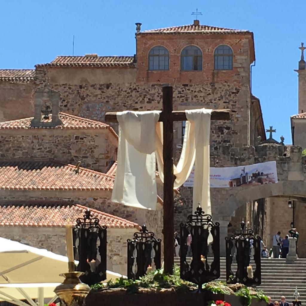 Salud_Estrella's tweet photo. El pasado domingo tuvo lugar la procesión de la Cruz de Mayo organizada por @GJ_Salud
Comenzó el día con eucaristía en la capilla de la Hdad., ofrenda floral a María Stma. de ma Estrella, procesión y romería.
Gracias a el Grupo Joven, a @amsaludcc y a todos los que participaron. https://t.co/HDj8i5sjvy