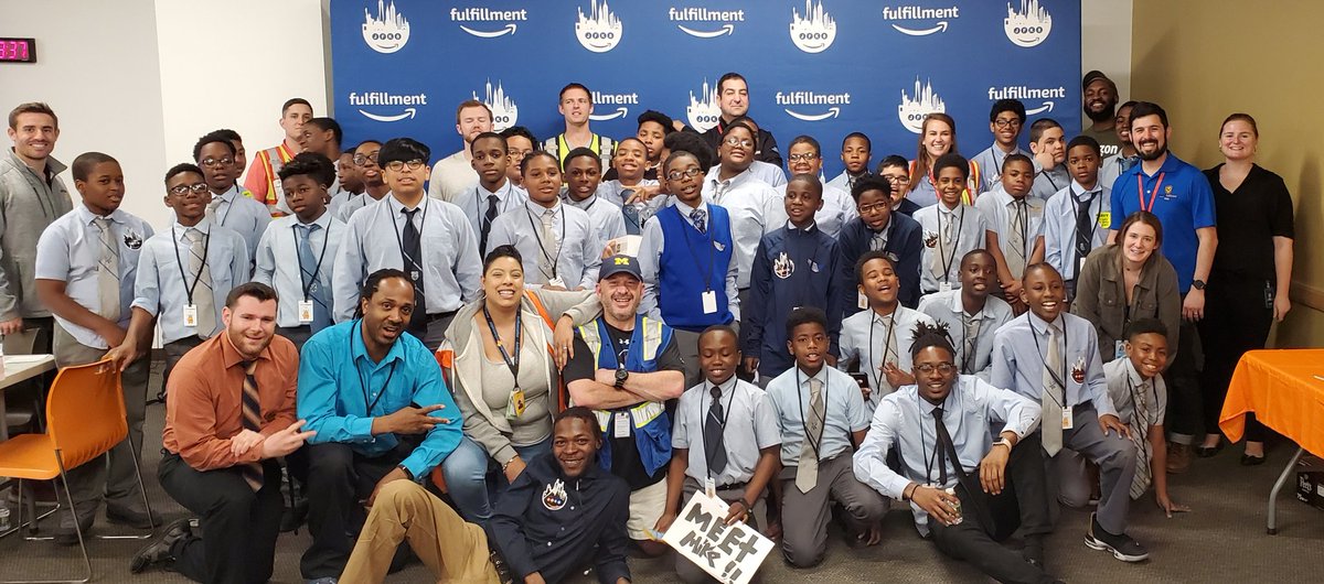 EagleAcademyII's tweet photo. Amazon + Eagle Academy = An EXCELLENT partnership! #EAGLEACADEMY #CAMPAMAZON #ROBOTICS @amazon @amazonnews https://t.co/zhBghUUndD