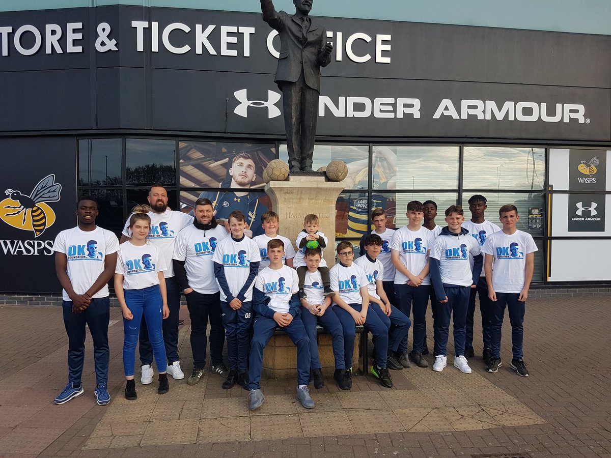 The Coventry Sphinx U14s squad have arrived at the <a href="/RicohArena/">Ricoh Arena</a> for tonight's Coventry Charity Cup Final. They will be performing ball boy duties and raising awareness for the Daniel Kennell Foundation #UTS #DontKnife