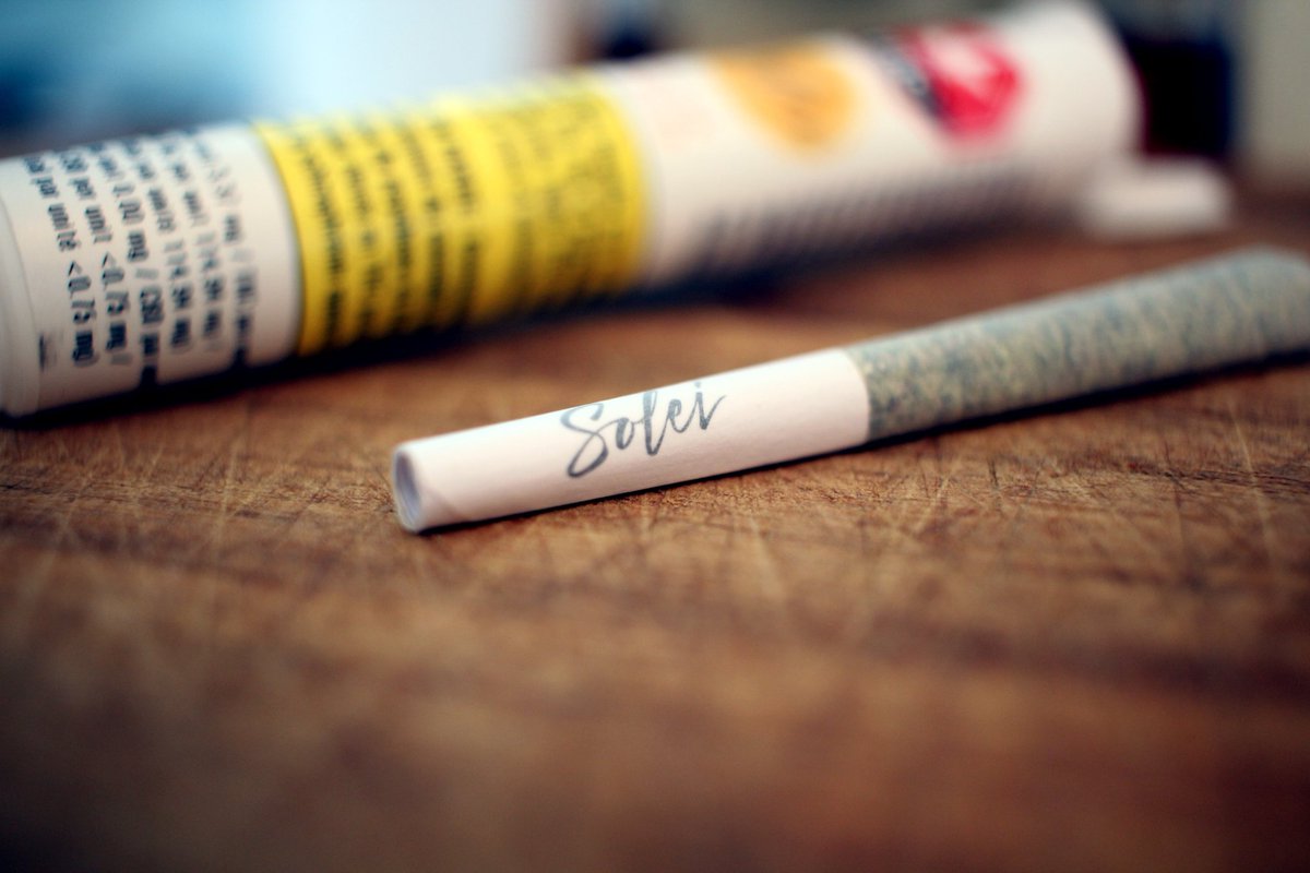 jgblastsoff's tweet photo. It's my Friday! Prerolls out. https://t.co/385gT1dN38