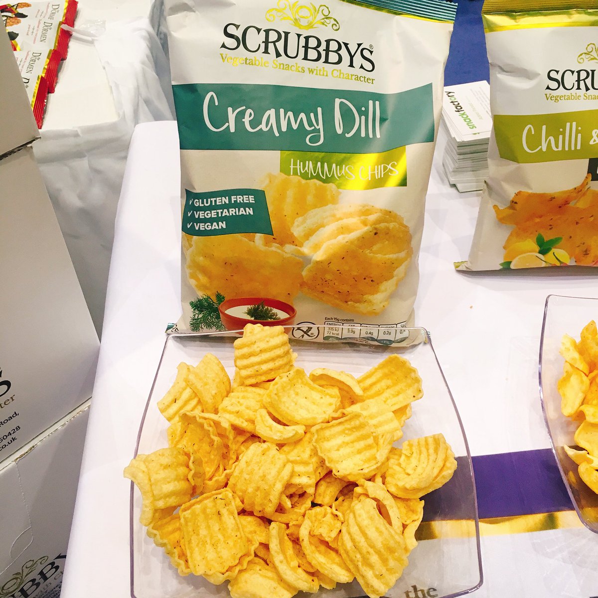 KitchnWhisperer's tweet photo. ⁦@scrubbyscrisps⁩ these #hummus chips are so good. ⁦@jewelosco⁩ @target you need these in store! #sse19 #saltysnacks https://t.co/Hqoqy16DAM